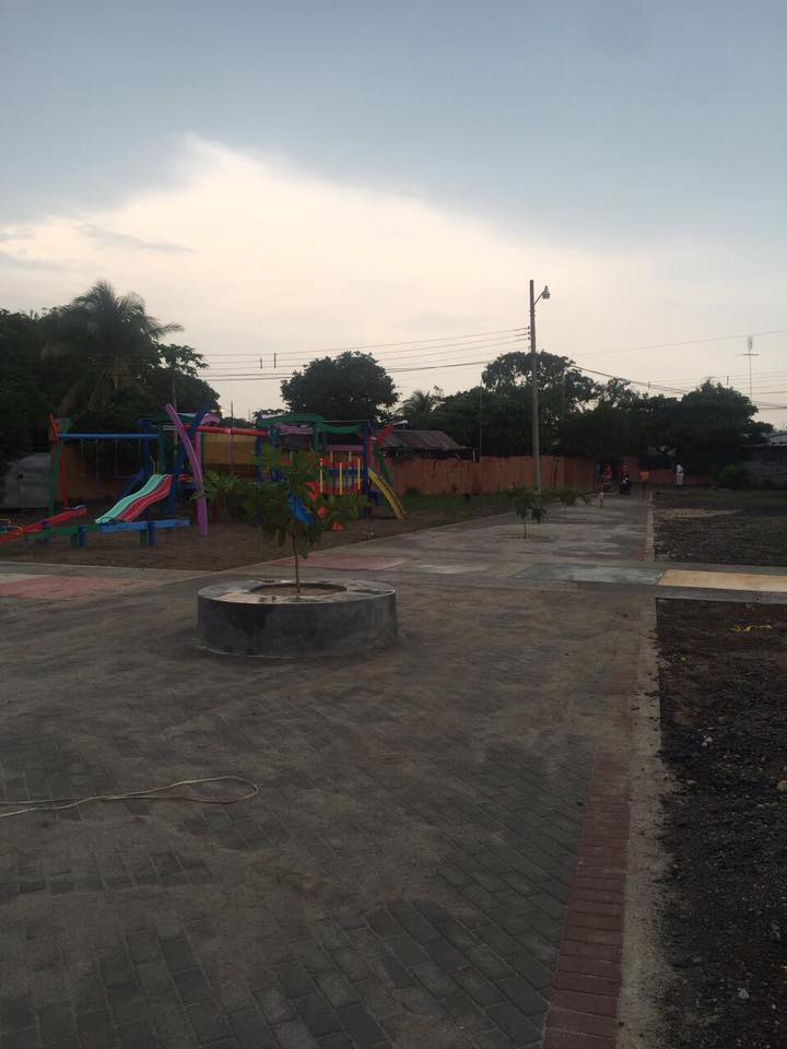 19030375_345176102566262_6930478100516943147_n